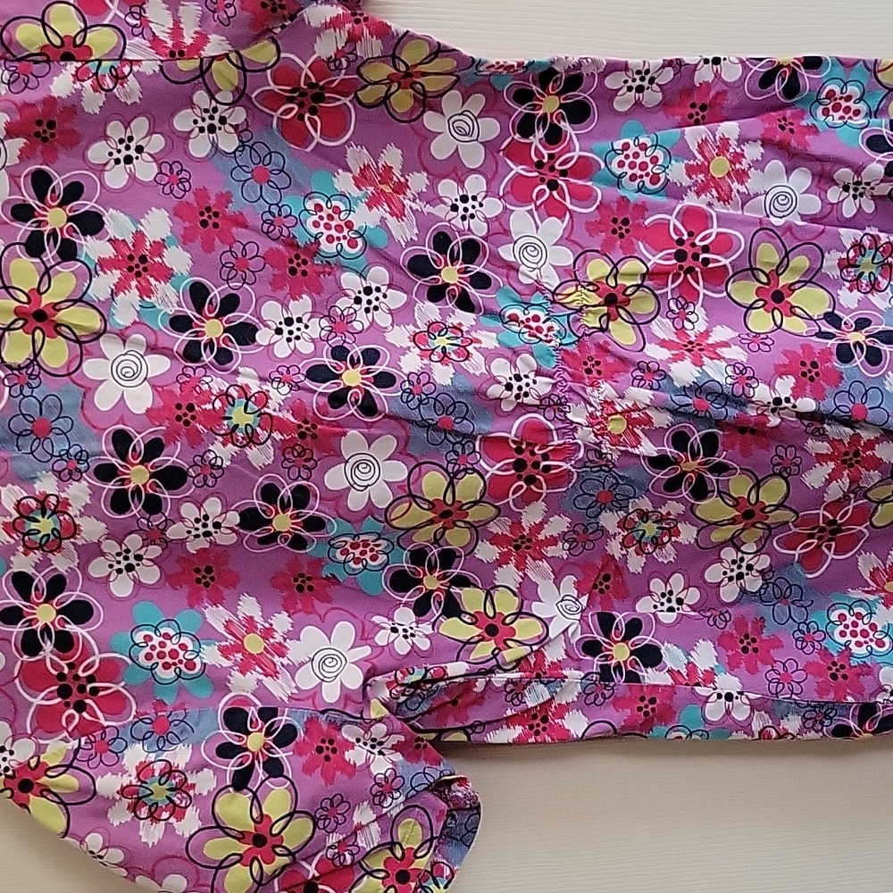 Scrub Top - Picture 3 of 4